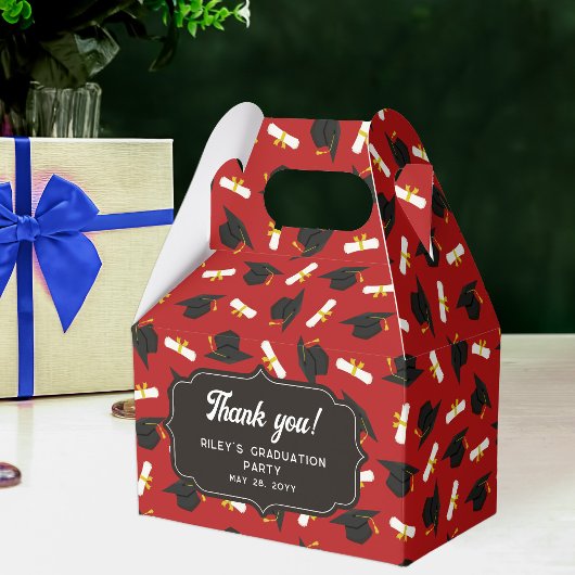 Red Caps & Diplomas Pattern Graduation Thank You Bedankdoosjes