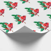 Red Cardinaal Bird op Holly Berry Branch Kerstmis Cadeaupapier (Hoek)