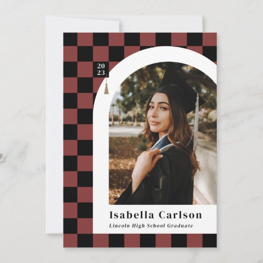 Red Checkered Arch Unieke Photo Afstuderen Aankondiging (Voorkant)