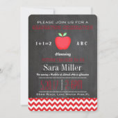 Red Chevron / Apple Teacher Afstuderen Invitation Kaart (Voorkant)