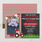 Red Chevron Tractor Birthday Party Invitation Kaart (Voorkant / Achterkant)