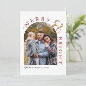 Red Chic Charm Merry & Bright Arch Photo Feestdagenkaart (Staand voorkant)