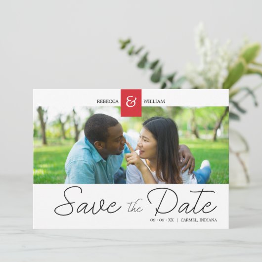 Red Chic Custom Photo Instant Engaged Couple Save The Date (Staand voorkant)