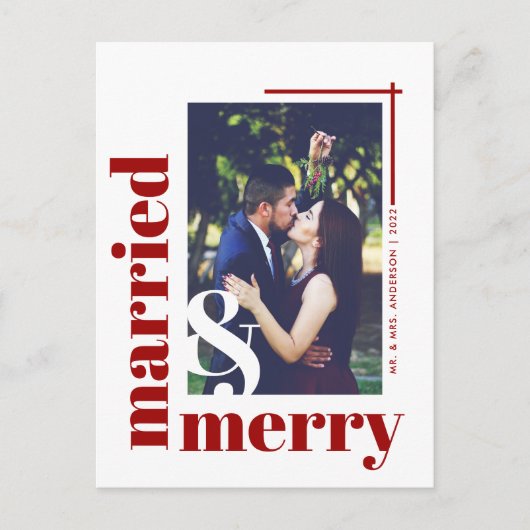 Red Chic Married en Merry Foto Kerstfeestdag Briefkaart (Voorkant)