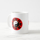 Red Chinese Harmony Bagua Trigram Yin Yang Koffiemok (Voorkant links)