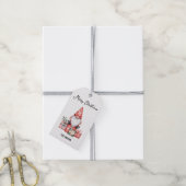 Red Christmas Gnome with Presents Merry Holiday Cadeaulabel (Met Touw)