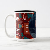 Red Christmas Mug with Custom Photo Festive Tweekleurige Koffiemok (Links)