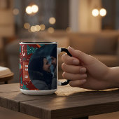 Red Christmas Mug with Custom Photo Festive Tweekleurige Koffiemok