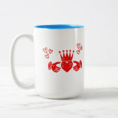 Red Claddagh Ring Coffee Mug Tweekleurige Koffiemok (Links)