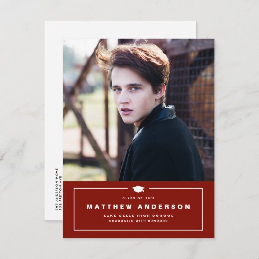 Red Classic Gradup Afstuderen Aankondigingskaart (Voorkant / Achterkant)