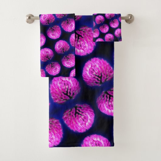Red Clover Wildflower Abstract Patroon Bad Handdoek (Insitu)