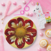 Red Collarette Dahlia op de Gele Floral Papieren Bordje (Feest)