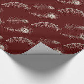 Red Cream Peacock Feathers Verjaardag Cadeaupapier (Hoek)