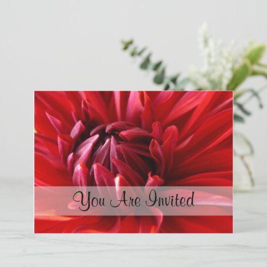 Red Dahlia u wordt uitgenodigd Kaart (Staand voorkant)