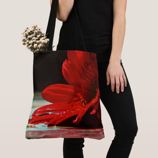 Red Daisy Gerbera Flower Tote Bag (Dichtbij)