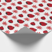 Red Daisy Ladybug Pattern Wrapping Cadeaupapier (Hoek)