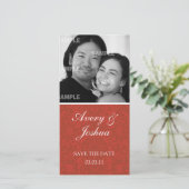 Red Damask-fotokaart Save The Date (Staand voorkant)