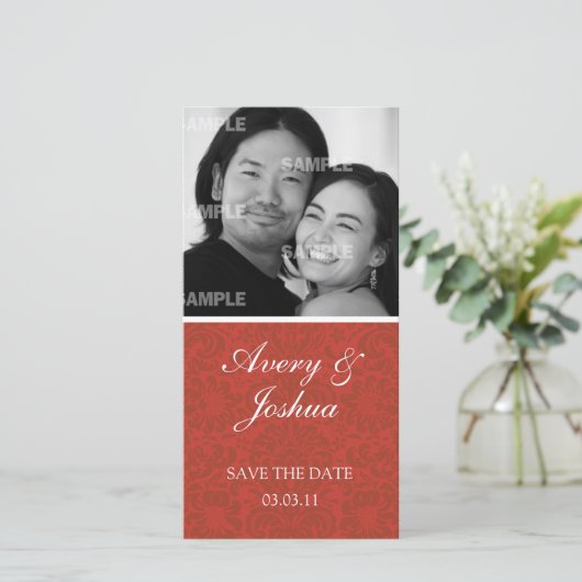 Red Damask-fotokaart Save The Date (Staand voorkant)