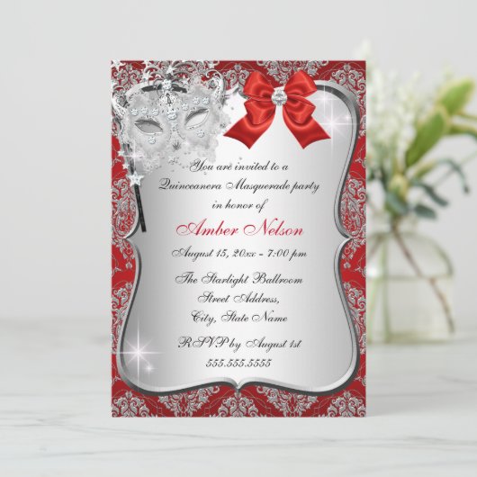 Red Damask Masquerade Invite Quinceanera Masquerad Kaart (Staand voorkant)