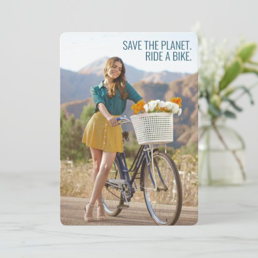 Red de planeet - Ride a Bike Motivatie kunst Feestdagenkaart (Staand voorkant)