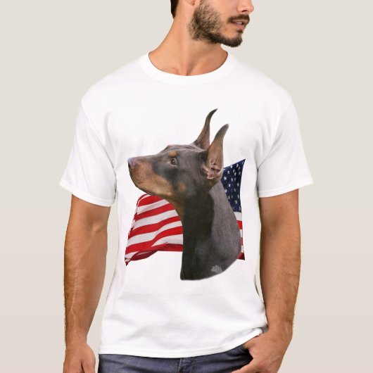 Red Doberman Pinscher met vlag T-shirt (Voorkant)