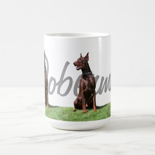 Red Doberman Pinschers met stamnaam grafische Mok (Center)