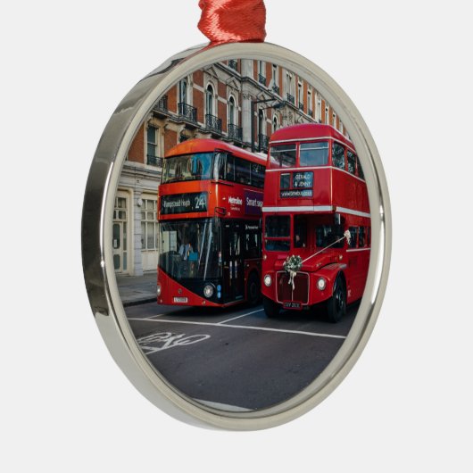 Red Double Decker Buses Metalen Ornament (Rechts)