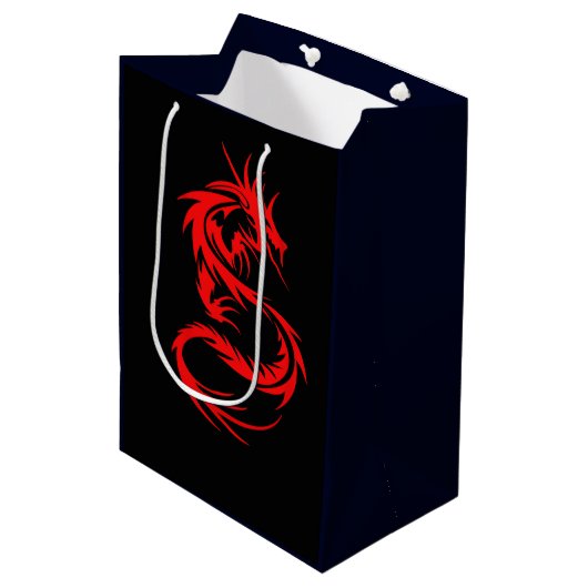 Red Dragon Medium Cadeauzakje (Voorkant Gekanteld)