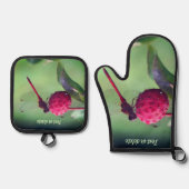 Red Dragonfly on Dogwood Fruit Personated Ovenwant & Pannenlap Set (Voorkant)