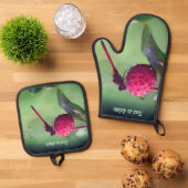 Red Dragonfly on Dogwood Fruit Personated Ovenwant & Pannenlap Set (Top down)