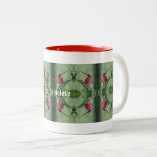 Red Dragonfly on Dogwood Fruit Personated Tweekleurige Koffiemok