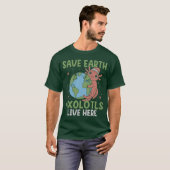 Red Earth Axolotls Live Here | Schattigee omgeving T-shirt (Voorkant volledig)