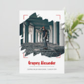 Red Edgy Abstract Afstuderen penseelfoto Kaart (Staand voorkant)