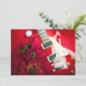 Red Electric Guitar met kerstversiering Feestdagenkaart (Staand voorkant)