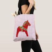 Red en Green Dala Horse Tote Bag (Dichtbij)