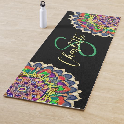 Red en Green Mandala Monogram Yoga Mat (In situ)