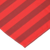 Red en Maroon Stripes Design Tafelkleed (Gekanteld)