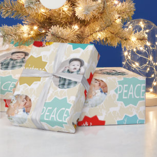 Red Family Photo Reindeer Kerstmis Merry Bright Cadeaupapier