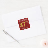 Red, Faux Gold 47th Birthday + Eigen naam Sticker (Envelop)