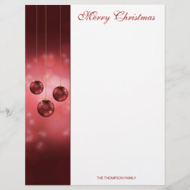 Red Festive-kerstcadeautjes op rode bokeh Briefhoofd