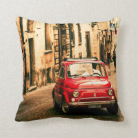 Red Fiat 500 in Italië, klassiek autokussen