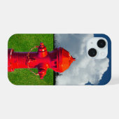 Red Fire Hydrant, Grass, Cloudy Sky iPhone 15 Case (Achterkant horizontaal)
