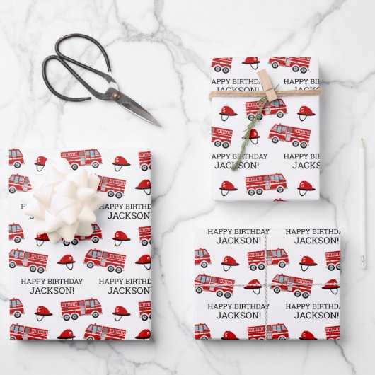 Red Fire Truck and Pet Personalized Birthday Inpakpapier Vel (Voorkant)