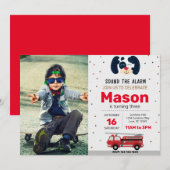 Red Fire Truck Birthday Uitnodiging met foto (Voorkant / Achterkant)