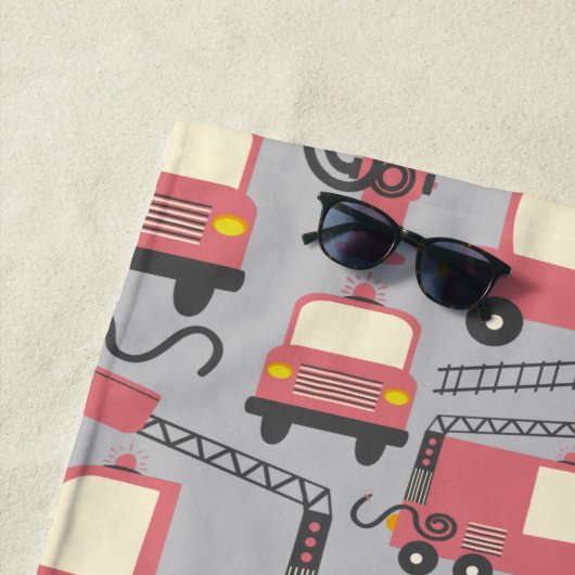 Red Firetrucks Firefighter Kinder Strandlaken (In situ)