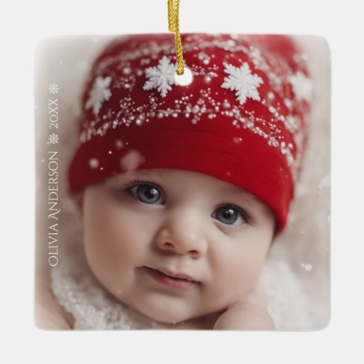 Red Floral Christmas Wreath – Elegant Holiday Keramisch Ornament (Voorkant)