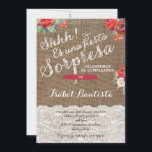 Red Floral Surprise Party nodigt Spaans uit Kaart<br><div class="desc">Verrassende Birthday Party nodigt Prints uit in het Spaans voor een vrouw met een achtergrond met een inbrekend effect en met een littekenbloem.</div>