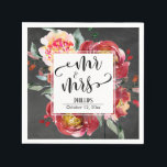 Red Flower Bouquet Chalkboard, Mr & Mrs Typography Servet<br><div class="desc">Op een getextureerde achtergrond heb ik prachtige waterverf bloemen toegevoegd in doorschijnend en diep doorweekt rood met artistieke groen. Het centrum was bedekt in een begrensd wit vierkant dat een perfect lijst voor uw persoonlijke details maakt; plaatsaanduidingen van de sjabloon werden opstelling voor uw namen en datum, die kunnen worden...</div>