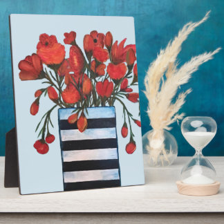 Red Flowers met Striped Vase Fine Art Fotoplaat