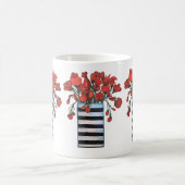 Red Flowers met Striped Vase Fine Art Koffiemok (Center)